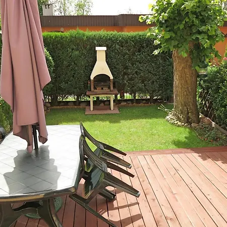 Apartmán Z Tarasem I Ogrodem Dziwnówek
